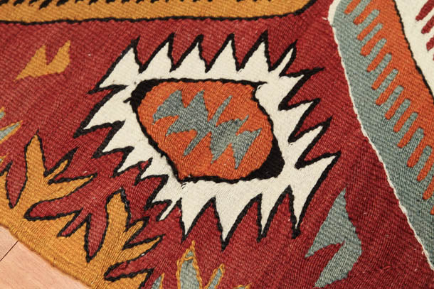 ムット(ムーツ・ムッツ)セミオールド キリム Mut Semi-Old Kilim