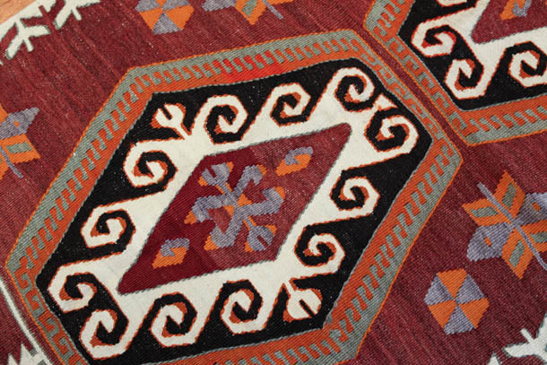 ムット(ムーツ・ムッツ)セミオールド キリム Mut Semi-Old Kilim