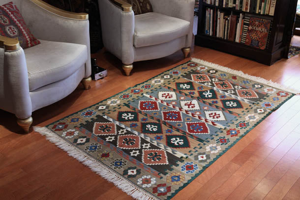 ウシャクキリム Ushak Oushak Kilim