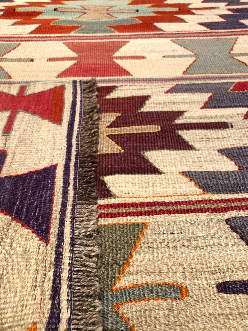 ムット(ムーツ・ムッツ)セミオールド キリム Mut Semi-Old Kilim