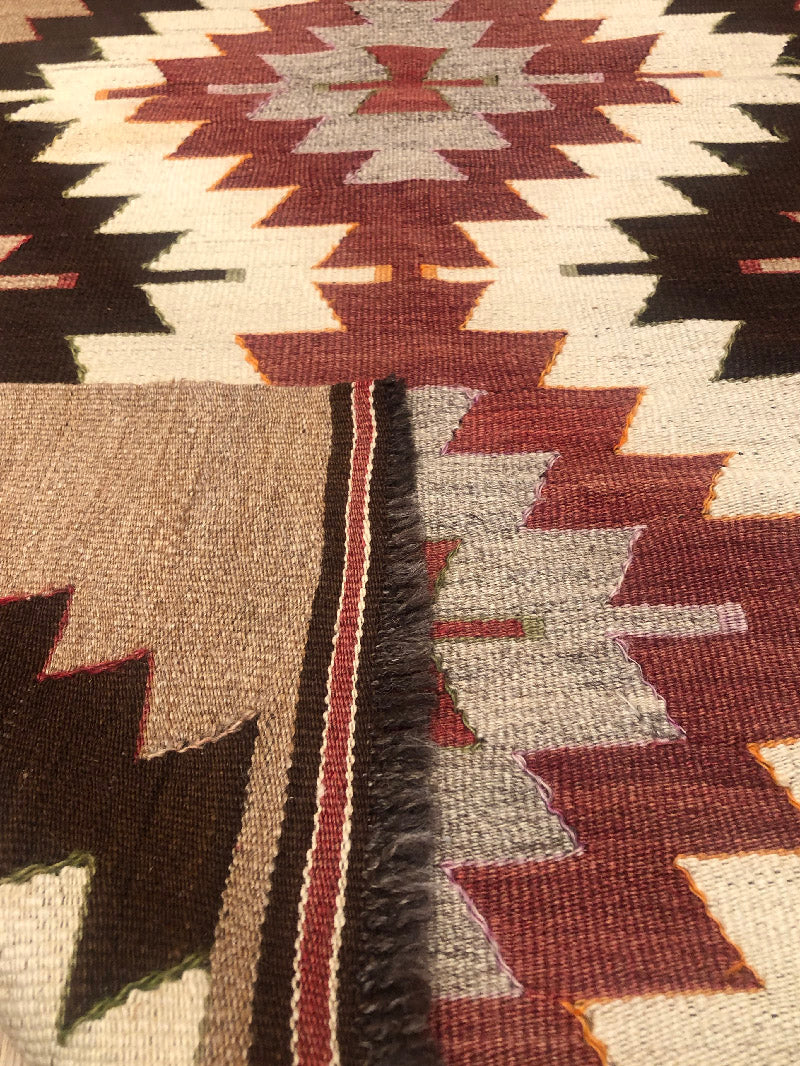 ムット(ムーツ・ムッツ)セミオールド キリム Mut Semi-Old Kilim