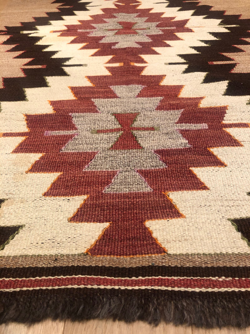 ムット(ムーツ・ムッツ)セミオールド キリム Mut Semi-Old Kilim