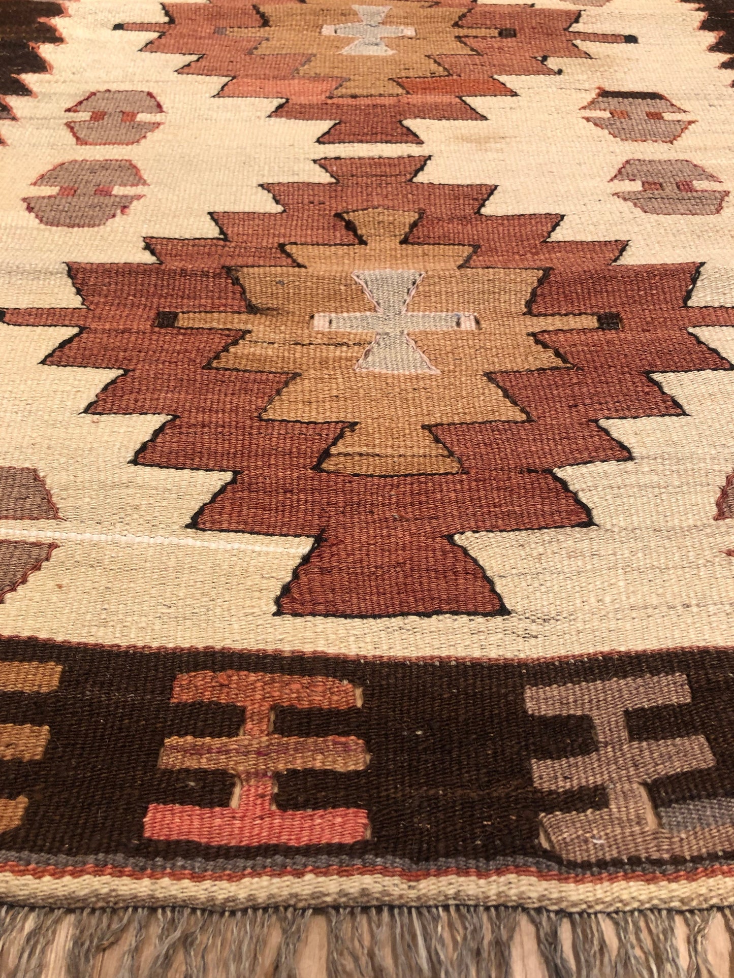 ムット(ムーツ・ムッツ)セミオールド キリム Mut Semi-Old Kilim