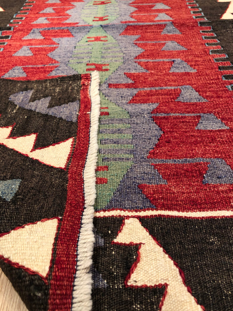 ムット(ムーツ・ムッツ)セミオールド キリム Mut Semi-Old Kilim