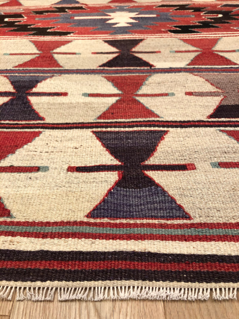 ムット(ムーツ・ムッツ)セミオールド キリム Mut Semi-Old Kilim