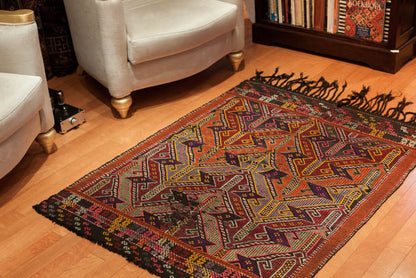 ムット（ムーツ・ムッツ）ジジム キリム Mut Cecim Jejim Cicim Kilim
