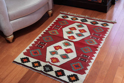 ムット（ムーツ・ムッツ）セミオールド キリム Mut Semi-Old Kilim