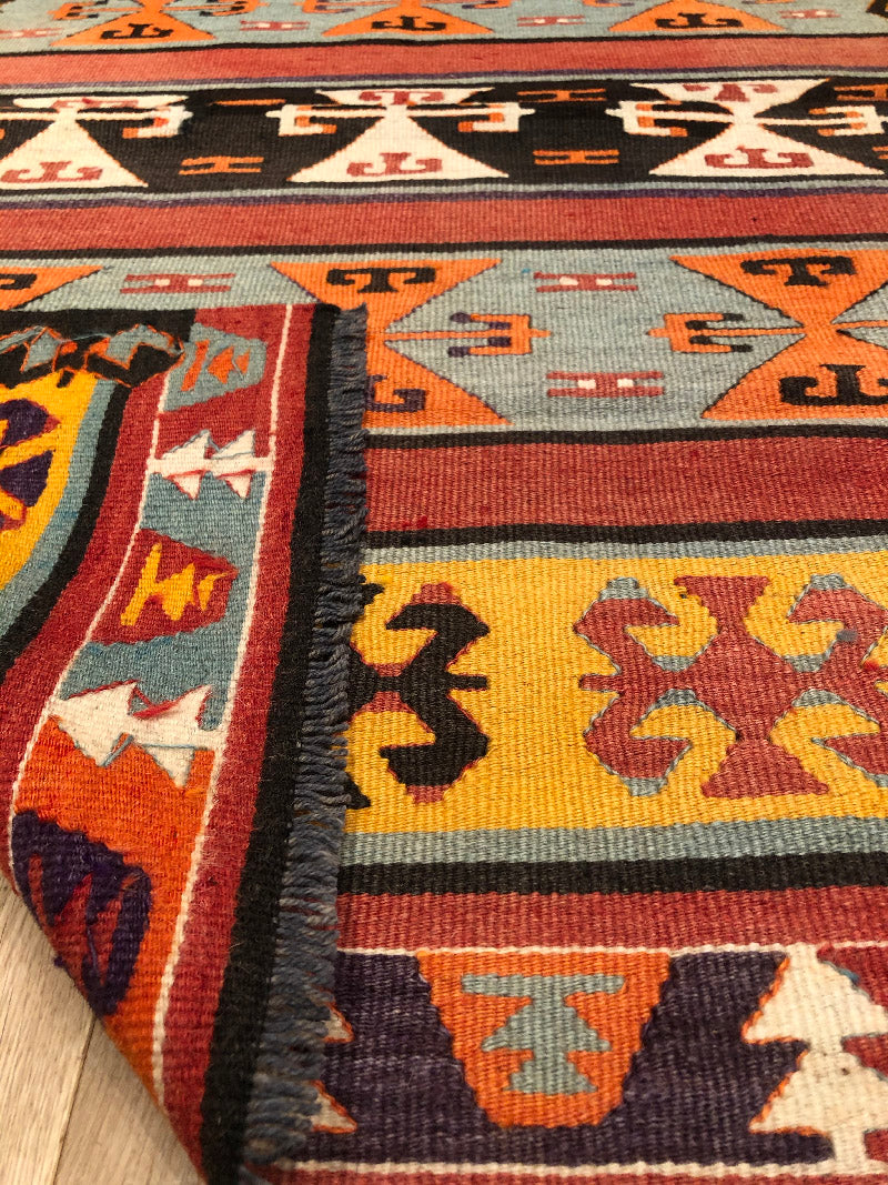 ムット（ムーツ・ムッツ）セミオールド キリム Mut Semi-Old Kilim