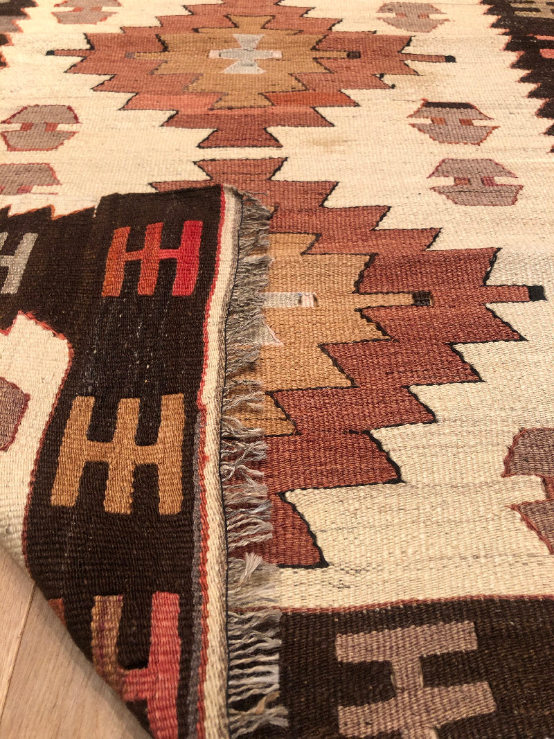 ムット（ムーツ・ムッツ）セミオールド キリム Mut Semi-Old Kilim