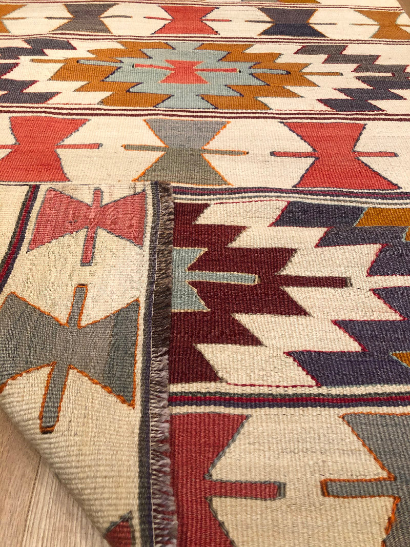 ムット（ムーツ・ムッツ）セミオールド キリム Mut Semi-Old Kilim
