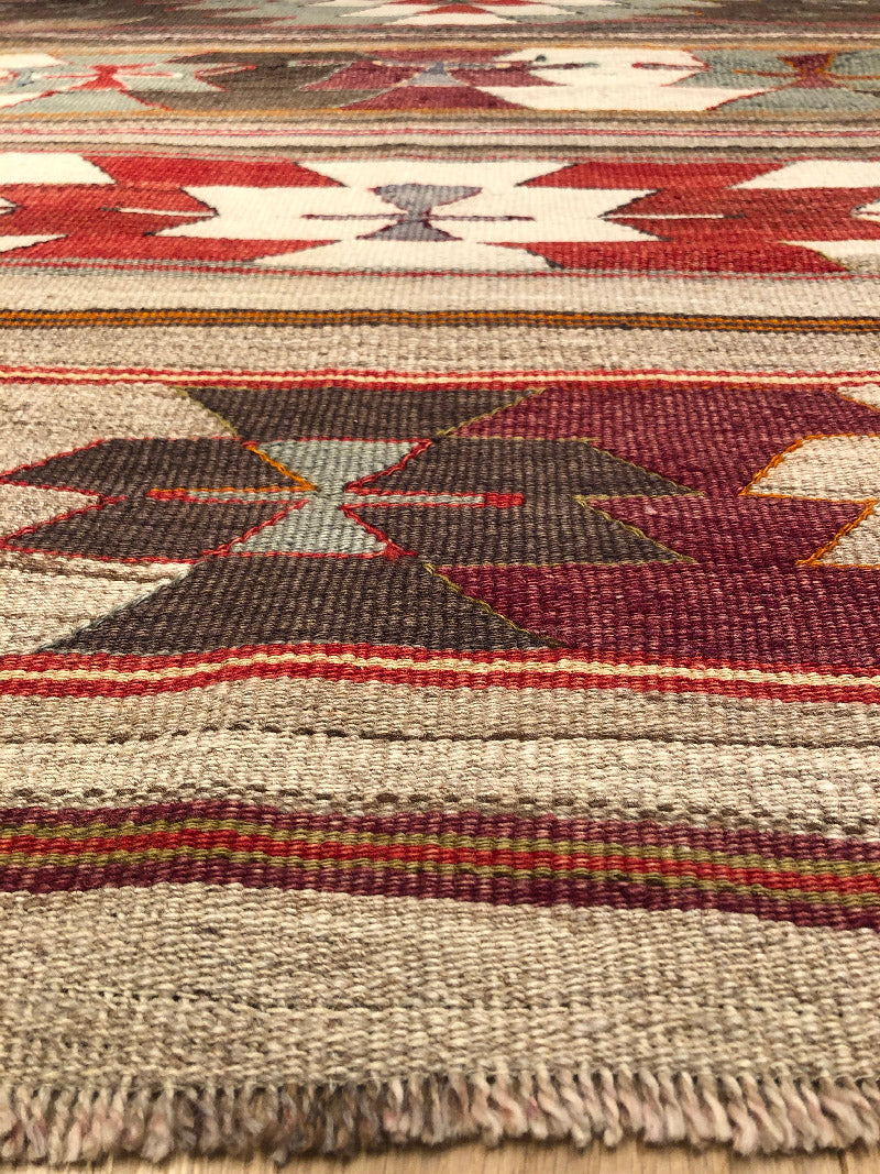 ムット（ムーツ・ムッツ）セミオールド キリム Mut Semi-Old Kilim